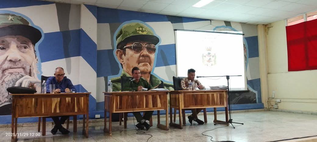 yansydiazj's tweet image. #Cuba Efectuada sesión de la Asamblea Municipal #PoderPopular de Santa Clara. Abordó la distribución y comercialización del gas licuado de petróleo, así como la comercialización de los productos agropecuarios en el territorio, entre otros tópicos.