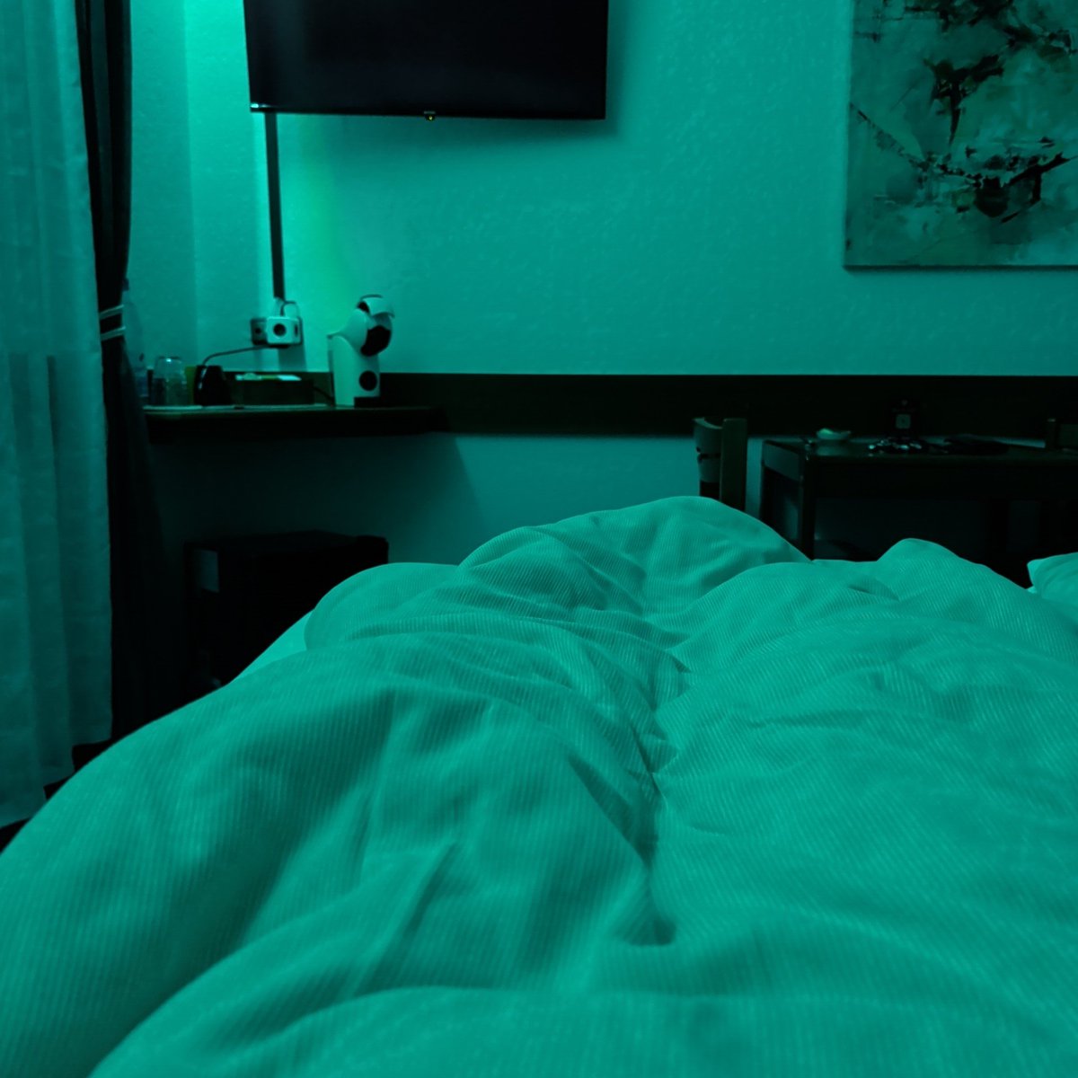 Und das Hotelzimmer erst😩 das Bett ist sooo gemütlich da werde ich mich prächtig erholen können