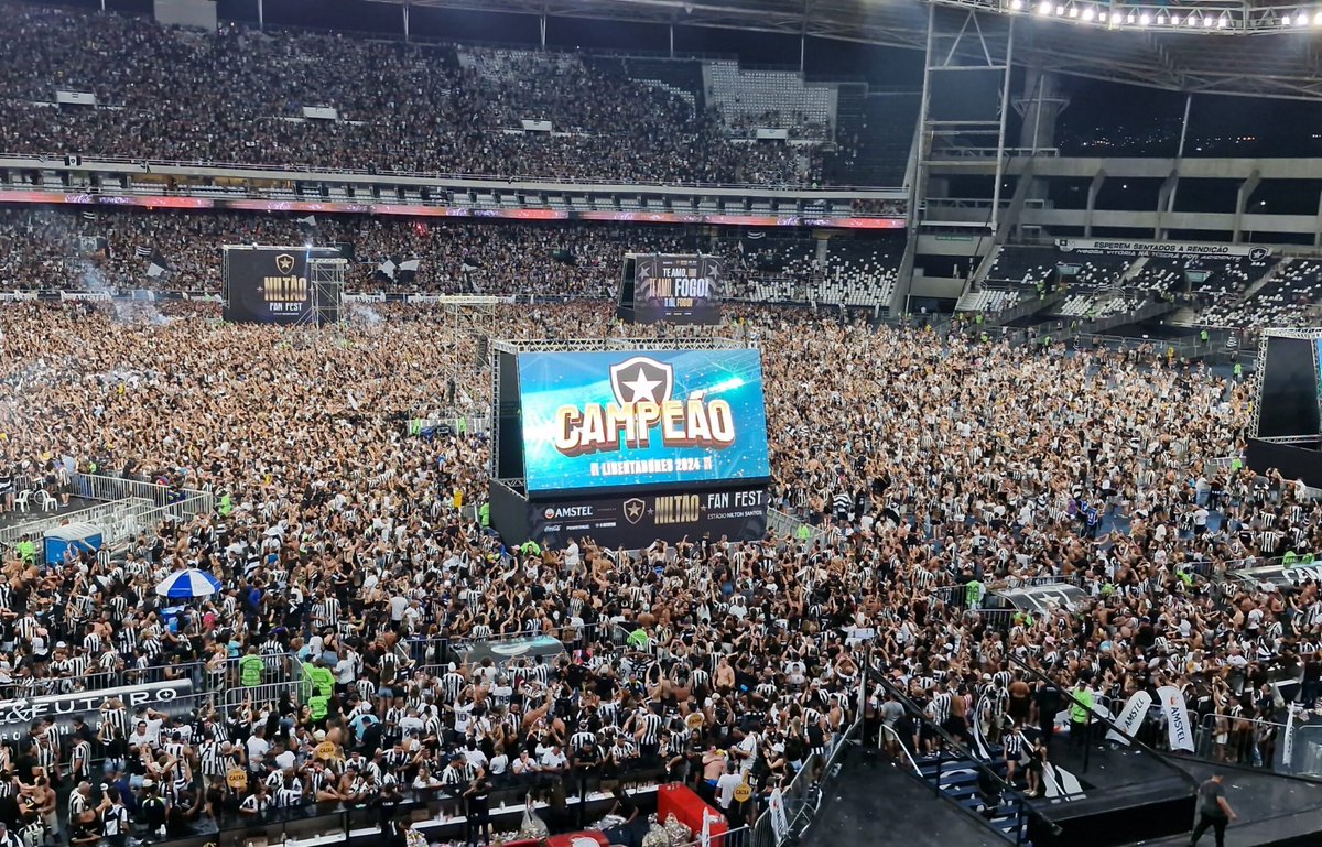 Lucas Frazão ★彡 tweet media