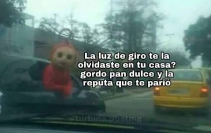 DaniVitello's tweet photo. Se maneja moto con lluvia llevando la bandera bien puesta https://t.co/cspjf9jCbk