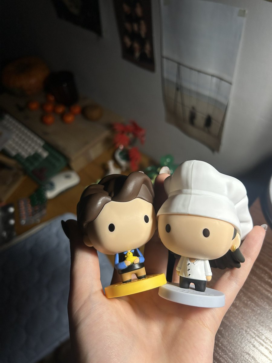 _kim_mi_yong's tweet image. так. ми жертви маркетингу. але які щасливі їсти френдс хеппіміл, і дивитися френдс на проекторі☺️☺️