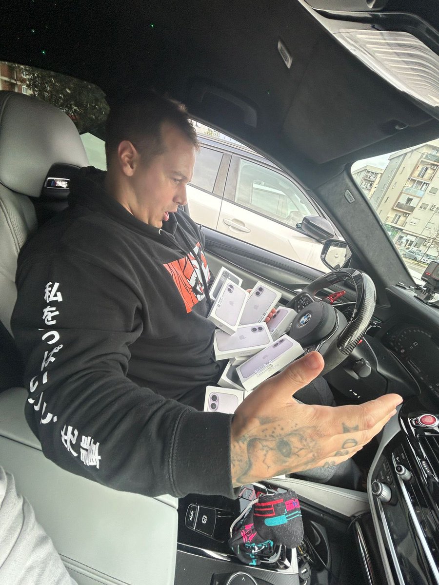 LobanjicaCS's tweet image. Giving away this M3 2025, 10 IPHONE 17’s and one more surprise. 

Be ready 01.12.2025 😎