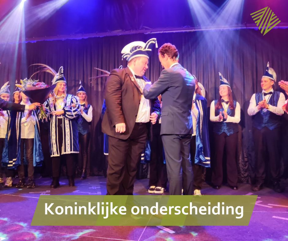 🎖️ #KoninklijkeOnderscheiding | Burgemeester Lucien van Riswijk reikte zojuist een Koninklijke onderscheiding uit aan Michiel Loef uit Pannerden. Hij is benoemd tot Lid in de Orde van Oranje-Nassau. 👏 Meer lezen ➡️ social.zevenaar.nl/4is9lxn
