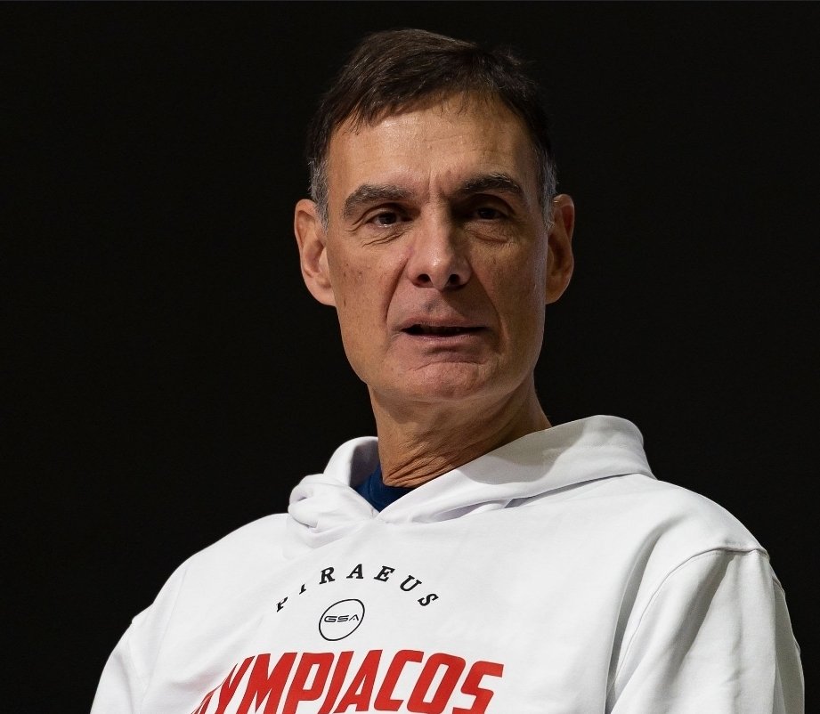 olybasket's tweet image. Η Παρτιζάν κάνει επανάσταση για τον Ομπράντοβιτς… κι εμείς εδώ έχουμε δικούς μας που θέλουν να “τελειώσουν” τον Μπαρτζώκα.
Αν τον ακουμπήσουν, αυτά που βλέπετε στο Βελιγράδι θα μοιάζουν χάδι.
#olympiacosbc #olympiacosfc #paobc #paofc