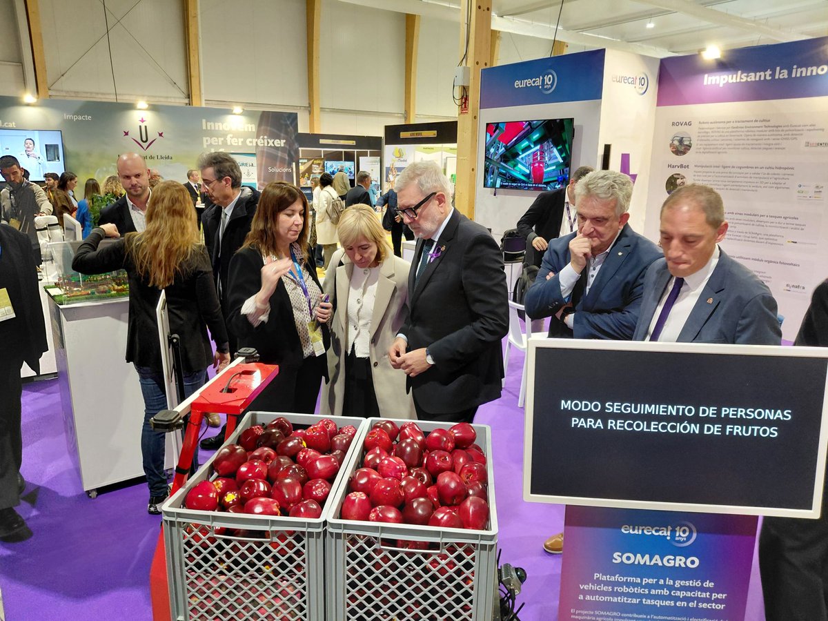gabriel_anzaldi's tweet image. Tras el #AgrobiotechInnovationForum, orgullo de ver a Eurecat mostrando cómo #robótica, #IA y ciencias #ómicas se convierten en soluciones reales para el sector #agroalimentario y el medio rural, y colaborando en los Premios #Ruralapps impulsando #bioeconomía y #sostenibilidad.