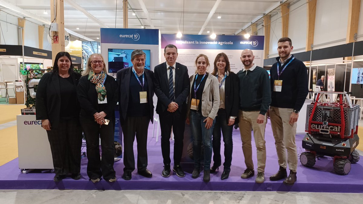 gabriel_anzaldi's tweet image. Tras el #AgrobiotechInnovationForum, orgullo de ver a Eurecat mostrando cómo #robótica, #IA y ciencias #ómicas se convierten en soluciones reales para el sector #agroalimentario y el medio rural, y colaborando en los Premios #Ruralapps impulsando #bioeconomía y #sostenibilidad.