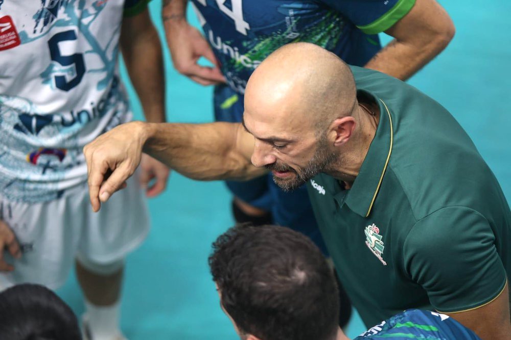 Unicaja Costa de Almería Voleibol 🏴💚 tweet media