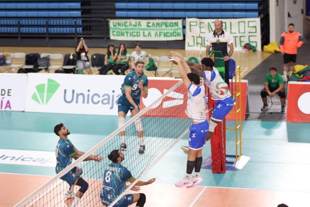 Unicaja Costa de Almería Voleibol 🏴💚 tweet media