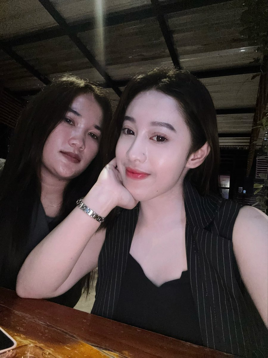 chocopi44's tweet photo. yasmin ga cuman temen, tapi sahabat sedekat nadi walaupun tiap hari ngeselin suka ngeribetin tiap galau^.^ https://t.co/zz5Wex8T2G