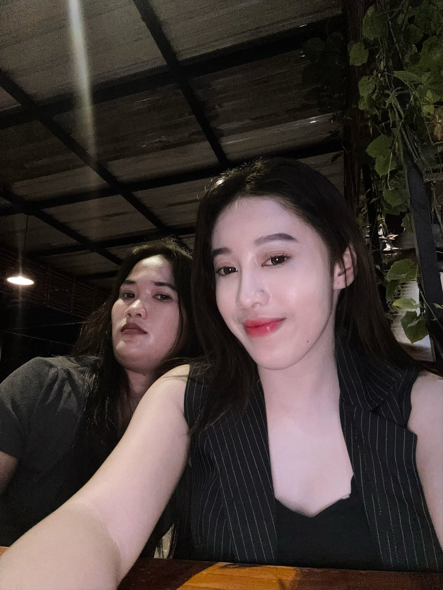 chocopi44's tweet photo. yasmin ga cuman temen, tapi sahabat sedekat nadi walaupun tiap hari ngeselin suka ngeribetin tiap galau^.^ https://t.co/zz5Wex8T2G