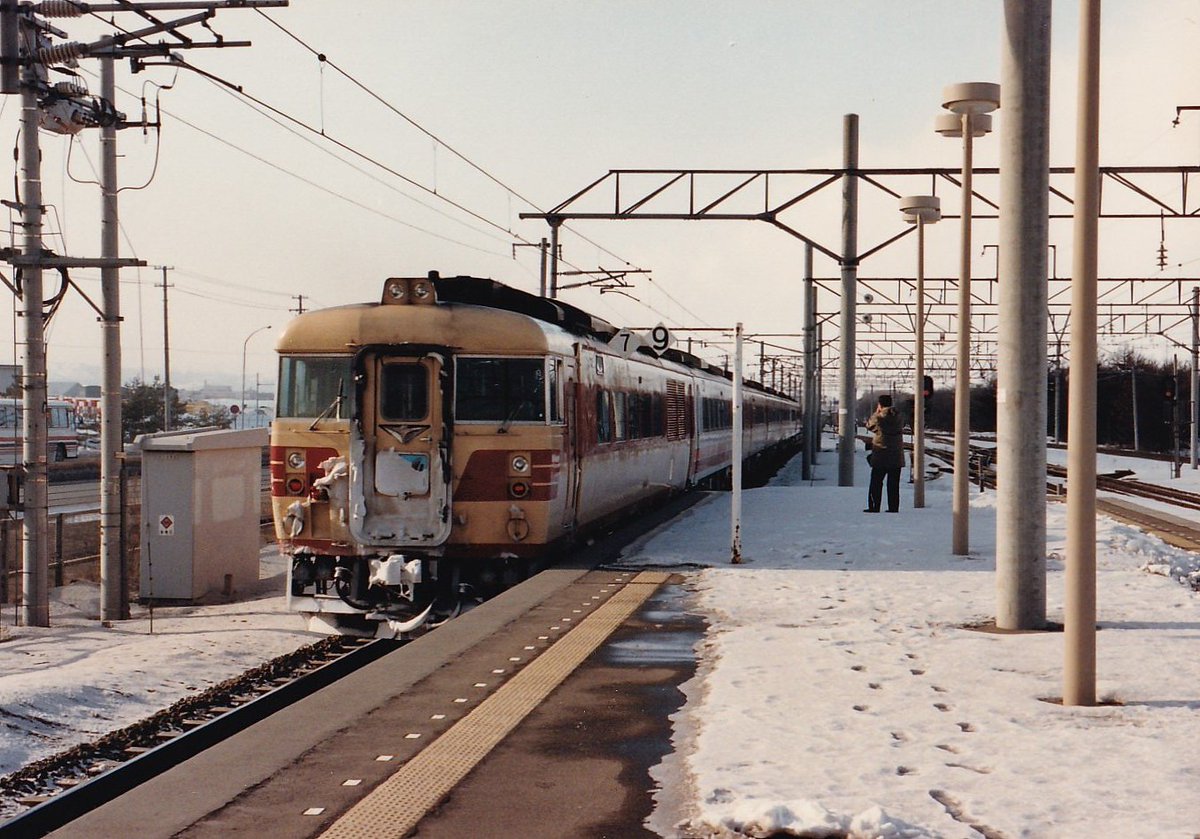 1VUR7XRhdX7IhQg's tweet image. #キハ183
【キハ183 100番台】
国鉄末期に中間車を改造し4両のみ存在した車両だそう。
(今調べました🙇)
千歳線かな🤔
ネガのファイル化🎞️