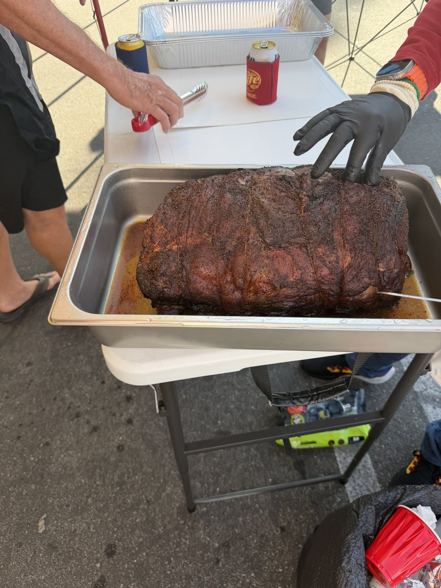 Prime rib at the tailgate, they hate to see the good guys win. #wanghaf