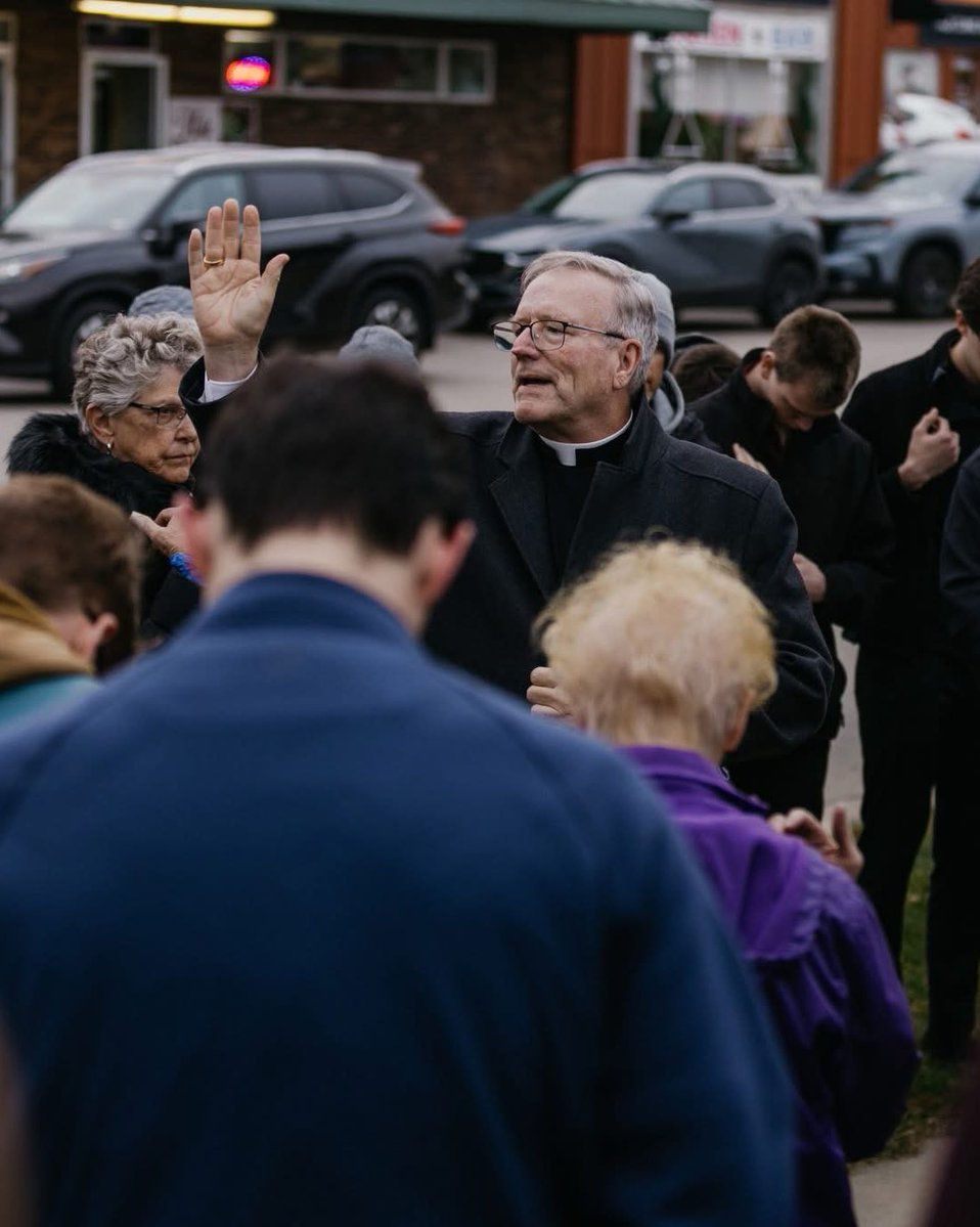 Sachinettiyil's tweet image. Bishop Robert Barron has called for prayers for the Catholic schoolchildren kidnapped in Nigeria, as their captivity enters its second week.

Image: Bishop Robert Barron