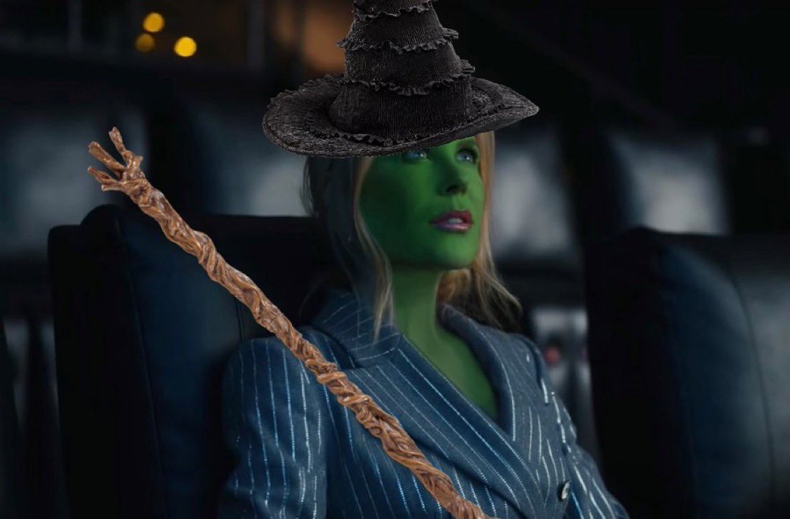zoerosebryant's tweet image. seated for wicked 2 round 2