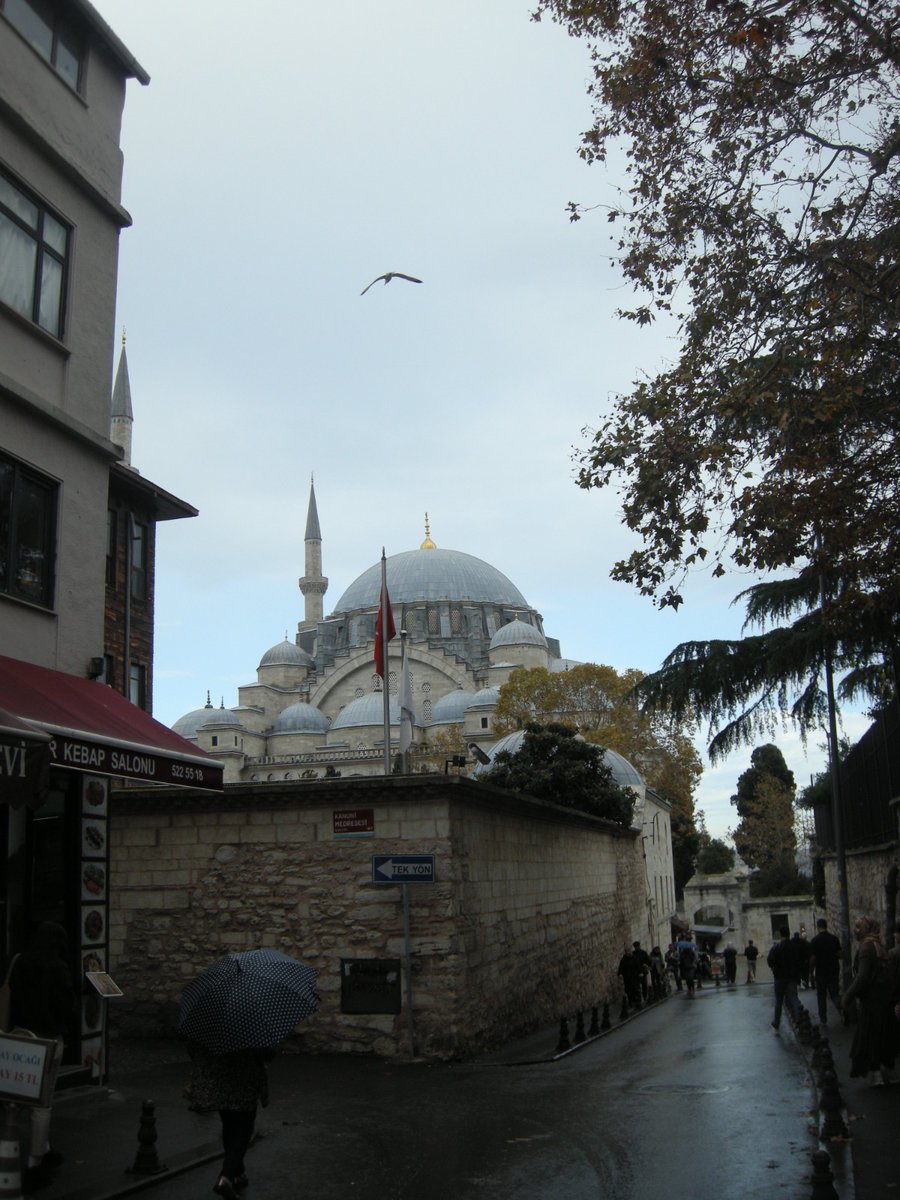 istanbullular ah istanbullular sizin ne güzel şeyleriniz var