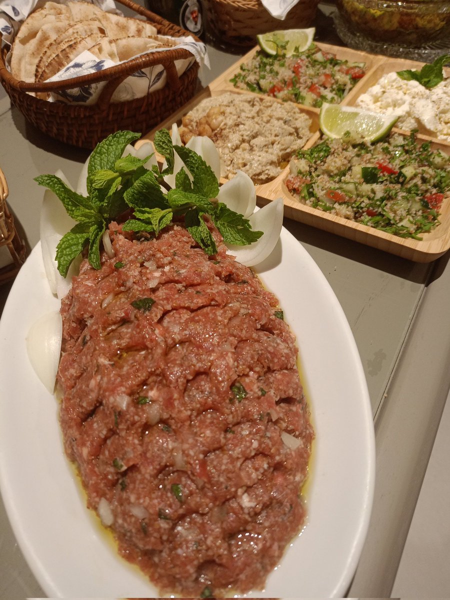 ChefAri13's tweet photo. Quibe Cru + Pão Pitta!!
Não pode faltar!!
#chefari https://t.co/Su6CpyS3f4