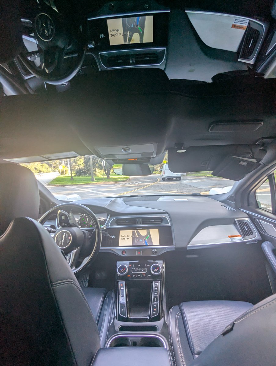Honestly, it feels pretty wild being in a Waymo. Surprised by how smooth the ride was and how quickly I felt comfortable in the car 😮