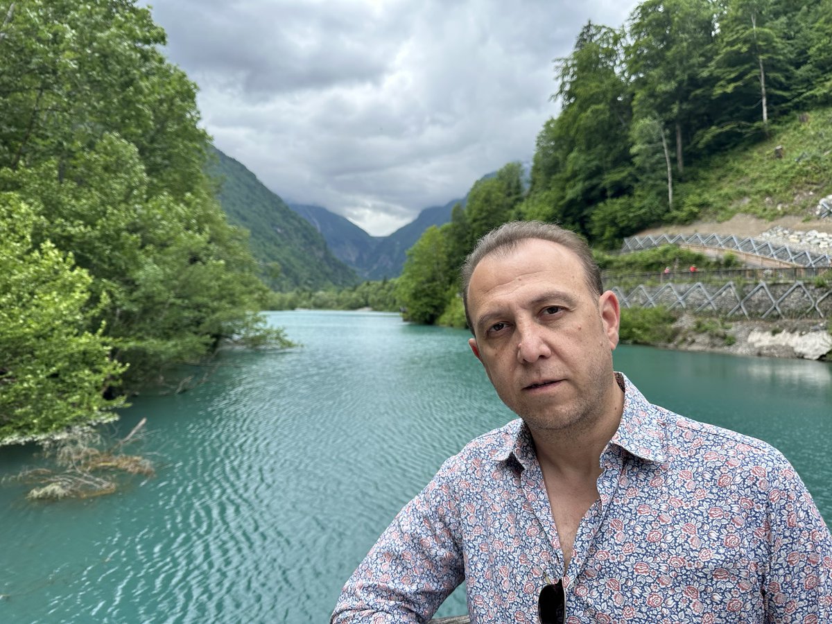 I’m Ahmad Ardalan — the author behind The Gardener of Baghdad &amp; a storyteller shaped by a life between Vienna, Baghdad, and the world.
My novels explore love, memory, war &amp; the quiet moments that define us.
If you enjoy emotional, atmospheric fiction,

🌿✨ Check out my author