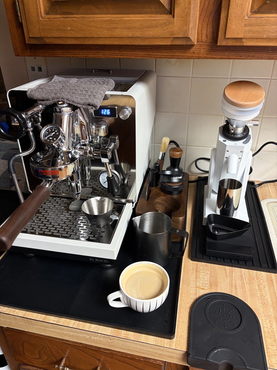 YobiTweets's tweet image. When you sometimes like coffee 😁