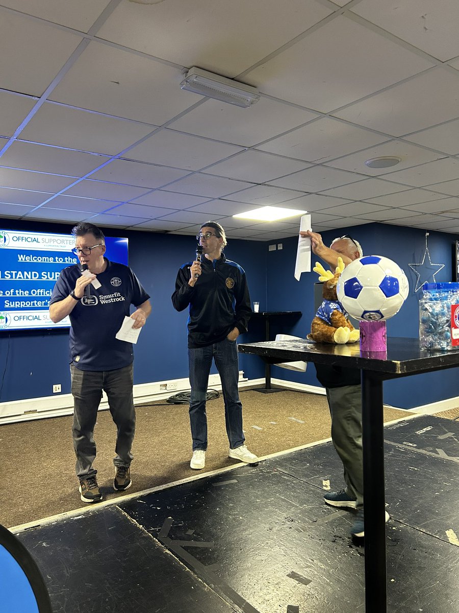 WiganAthSC's tweet image. Paul Scharner wooooaaahh, Paul Scharner wooooaaahh, he comes from Austria, he’s now a Wiganer 💙
#wafc