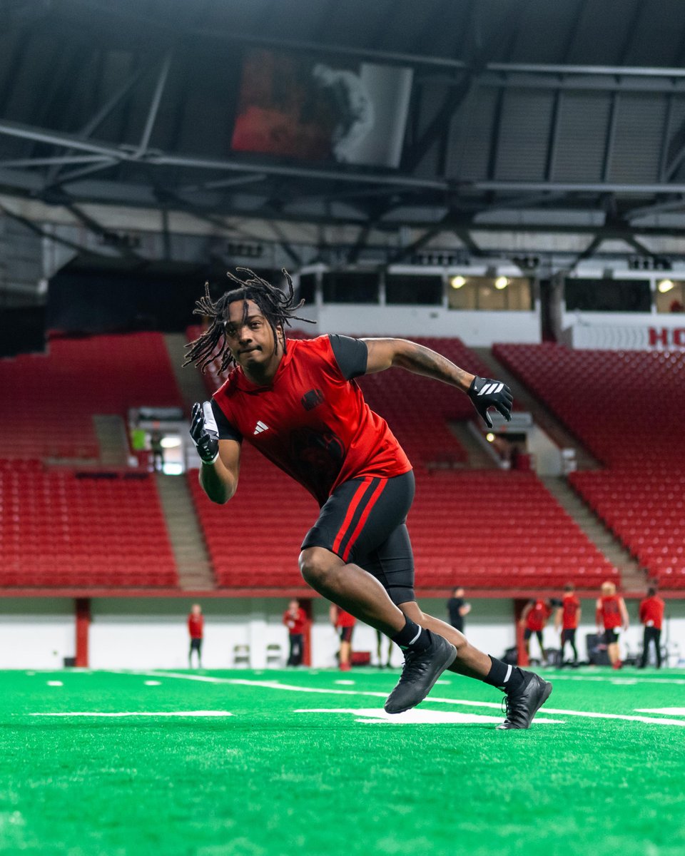 SDCoyotesFB's tweet photo. Lockin' in. 🔒

#GoYotes https://t.co/BFeUopFhPa