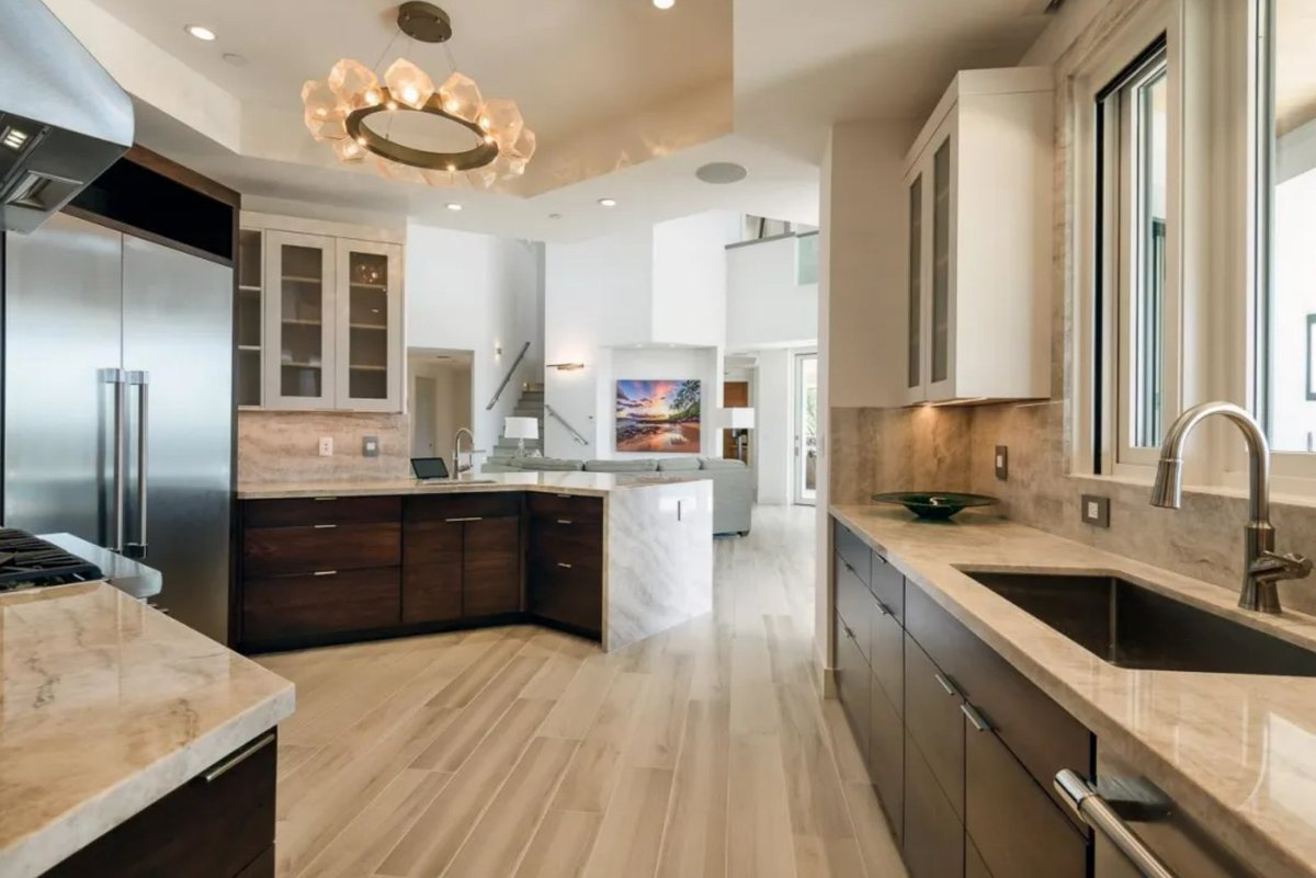 Paradise perfected 🌴✨ Nestled on the prestigious Makena coastline, 7595 Makena Road is the ultimate expression of contemporary Hawaiian luxury. 

🗝️Mark Waite | $25,000,000 USD | LuxuryRealEstate.com/4657404