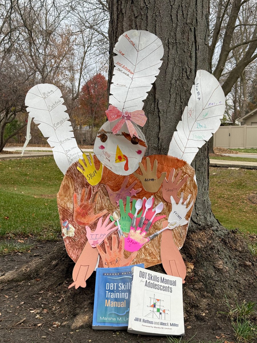 Gobble gobble! Check out our St. Charles location's turkey made by the kiddos there. What creativity! Anyone craving leftovers now? 

familyrecoverycenters.com 

#mentalhealth #adolescentmentalhealth #artsandcrafts