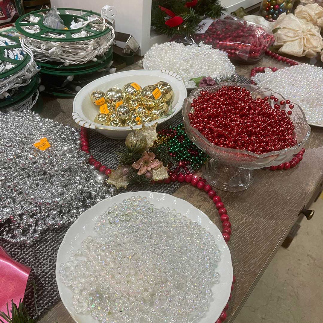 Our Small Business Saturday Market starts now! Local #artists, live music, and festive vibes are here from 12–3pm. Visit our #reuse warehouse to shop salvaged holiday décor, unique gifts, and seasonal treasures. Join us and celebrate sustainability! communityforklift.org/events/