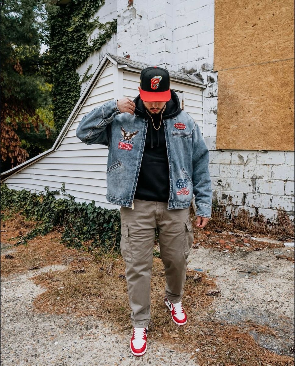 RealestOnlyreal's tweet photo. Chicago colors with a custom twist.

Black crown, red brim, and a reworked “C” that blends Windy City heritage with modern fitted culture.

Shoutout @606brims for the Chi-inspired heat.
#therealest https://t.co/00JZVw1igU