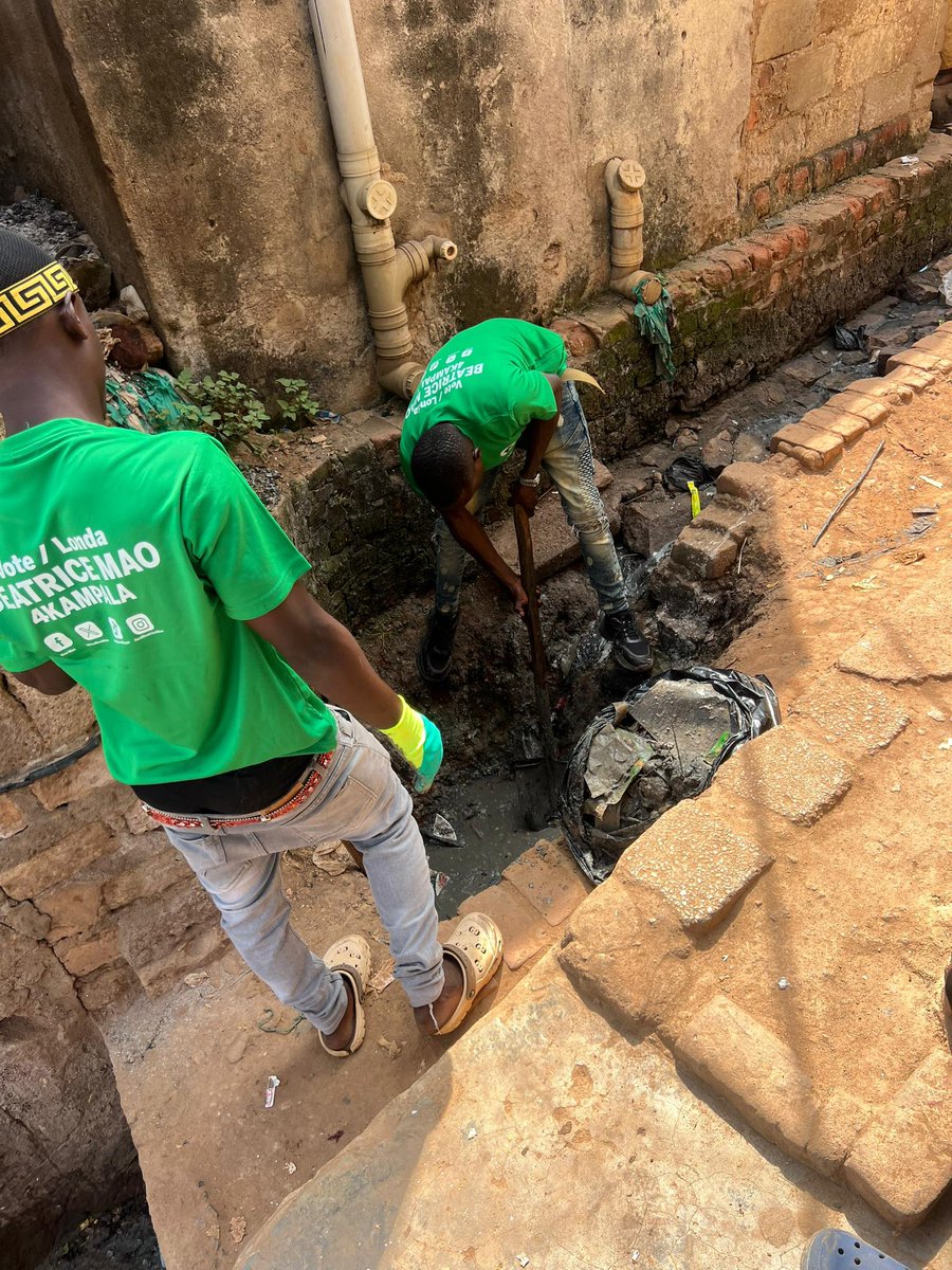 RealBeaMao's tweet photo. We started today by doing what leadership truly means: getting our hands dirty for our city. Kampala can be clean, organized, and dignified and we shall take the first steps together after 22nd January, 2026. #YourCityYourSay #BeatriceMao4LordMayor #CleanKampala https://t.co/SPV2a4bQg5