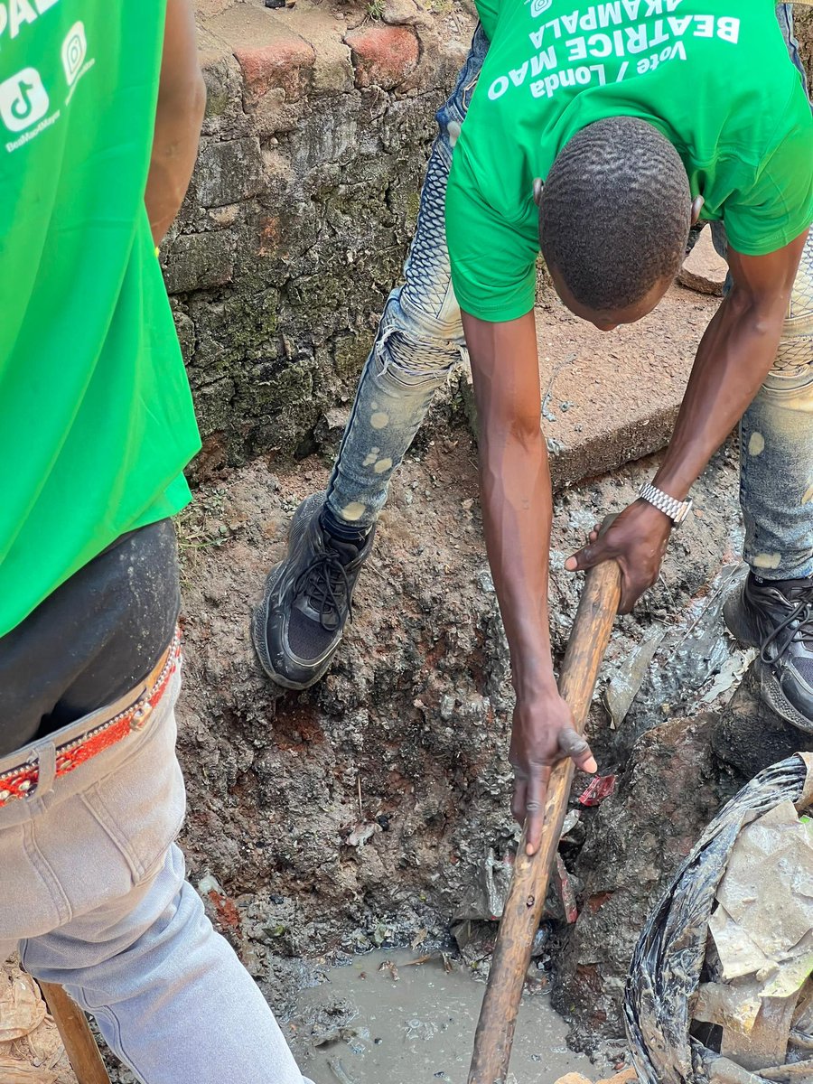 RealBeaMao's tweet photo. We started today by doing what leadership truly means: getting our hands dirty for our city. Kampala can be clean, organized, and dignified and we shall take the first steps together after 22nd January, 2026. #YourCityYourSay #BeatriceMao4LordMayor #CleanKampala https://t.co/SPV2a4bQg5