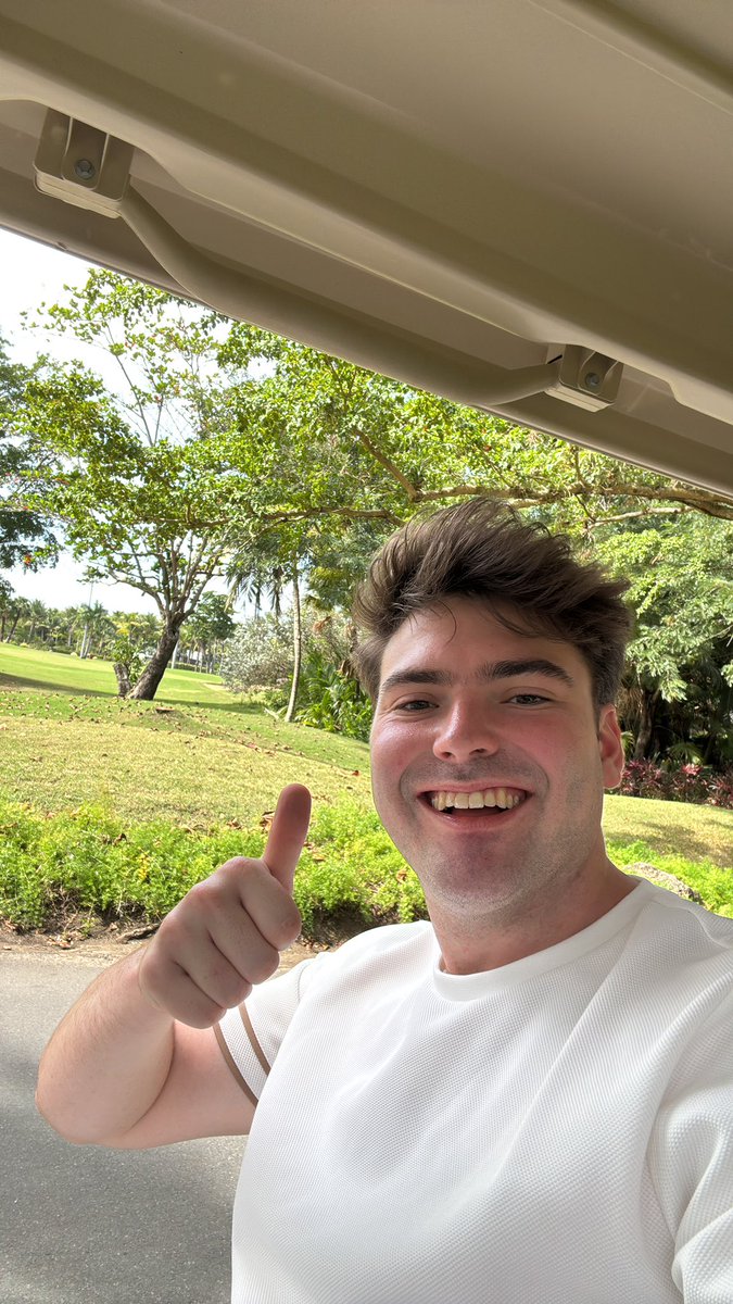 In Dorado Puerto Rico for the weekend 

Filming interviews with <a href="/WhopIO/">Whop</a> 

DM me if you live here or have any friends here 

Would love to meet up !