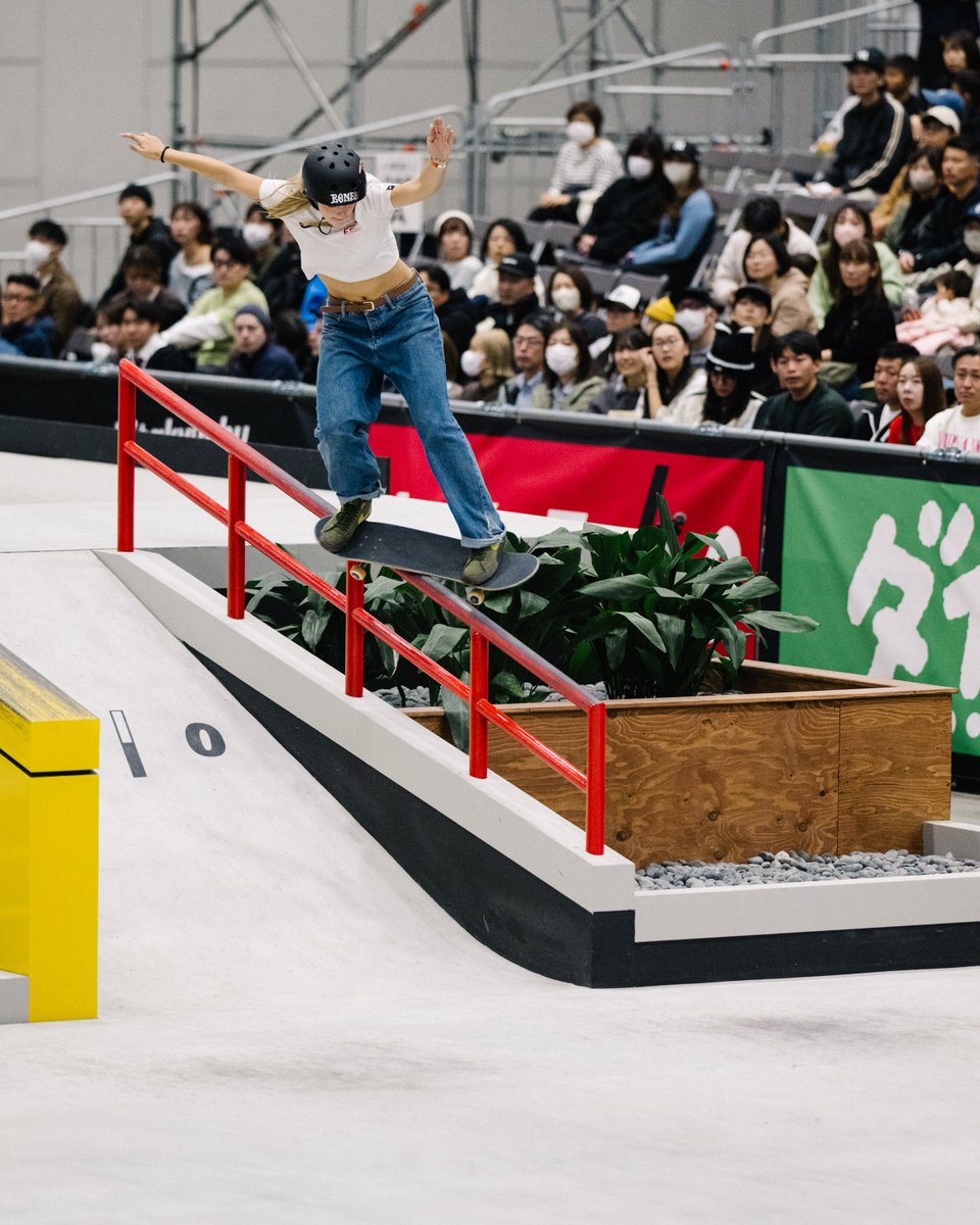 FedPatinaje's tweet image. 🇪🇸✨ Daniela Terol y Valentina Krauel se quedan en semis de la World Cup

Ambas riders han firmado una actuación de nivel en las semifinales de la World Cup de Kitakyushu, convirtiendo al equipo español en la única selección europea con dos skaters en esta fase 🛹

#Skateboarding
