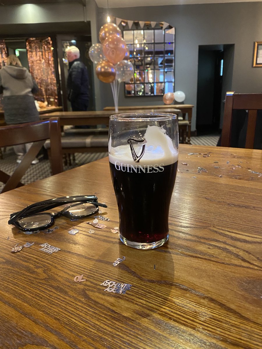 dacardle's tweet photo. Here We Go Again!  ⁦@Thecountylytham⁩ #SplittingTheG 🍺 https://t.co/ekoqxxqhog