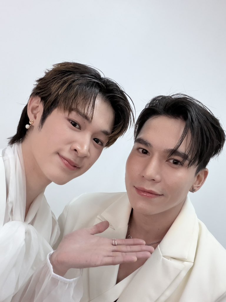 ขอบคุณรายการ Shine Boys ที่ชวนพวกเราแม้กณฐมาเป็นพี่เลี้ยงน้องในวันนี้นะค้าบ 
MAXNAT WITH SHINEBOYS
#SHINEBOYSxMAXNAT