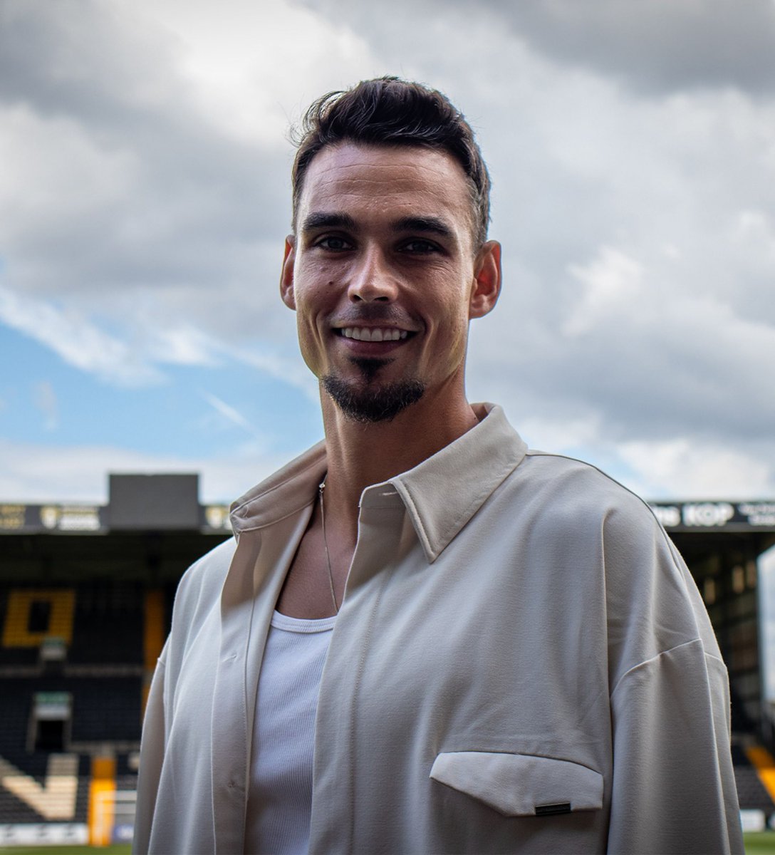 KRennicks40's tweet photo. I’ll make my praise louder than my disrespect was last week… 

Man of the match today, BY FAR. 

Kept us in that with some great saves at 0-0. 

Bravo, Kelle, outstanding. 👏

#Notts https://t.co/ZkPKL5c66p