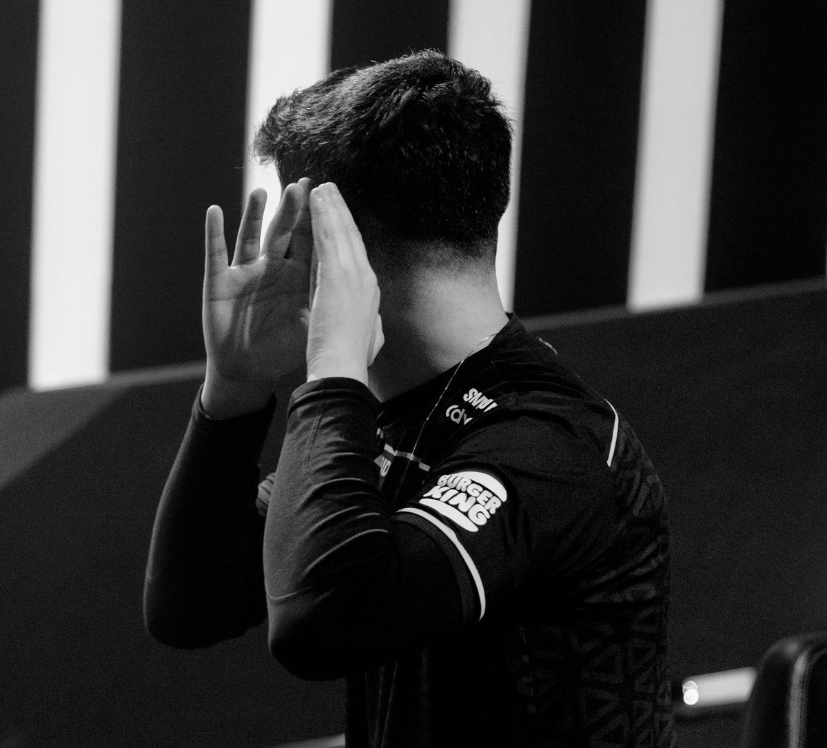 emixis_'s tweet image. é isso.