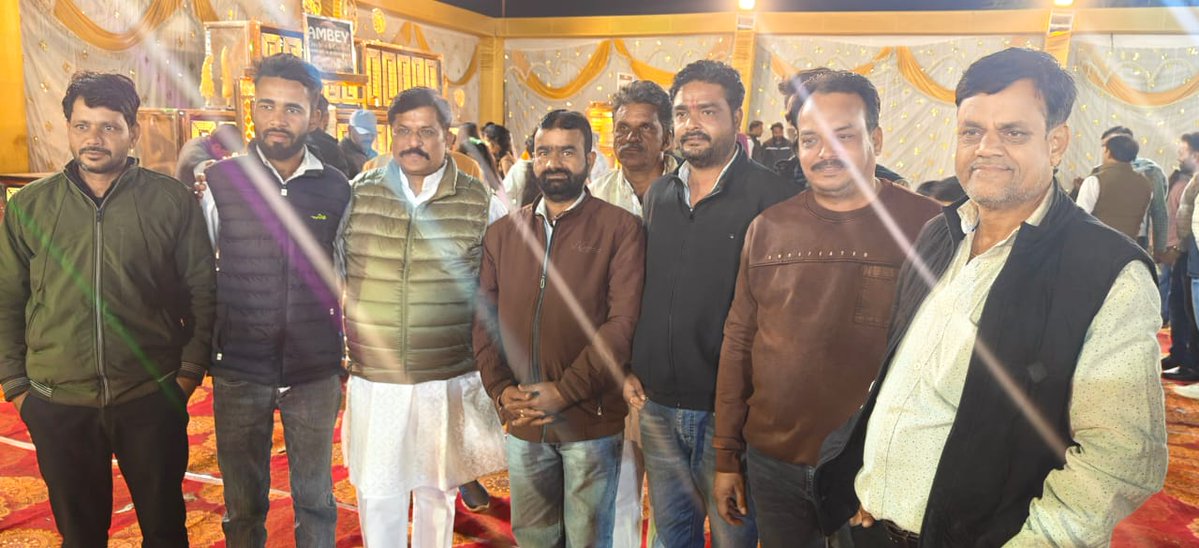 DrKPSinghYadav's tweet image. अशोकनगर के राजश्री गार्डन में श्री वीरेंद्र सिंह यादव शिक्षक भुगावली वालों की सुपुत्री के शुभ विवाह समारोह में सम्मिलित होकर शुभकामनाएं प्रेषित की