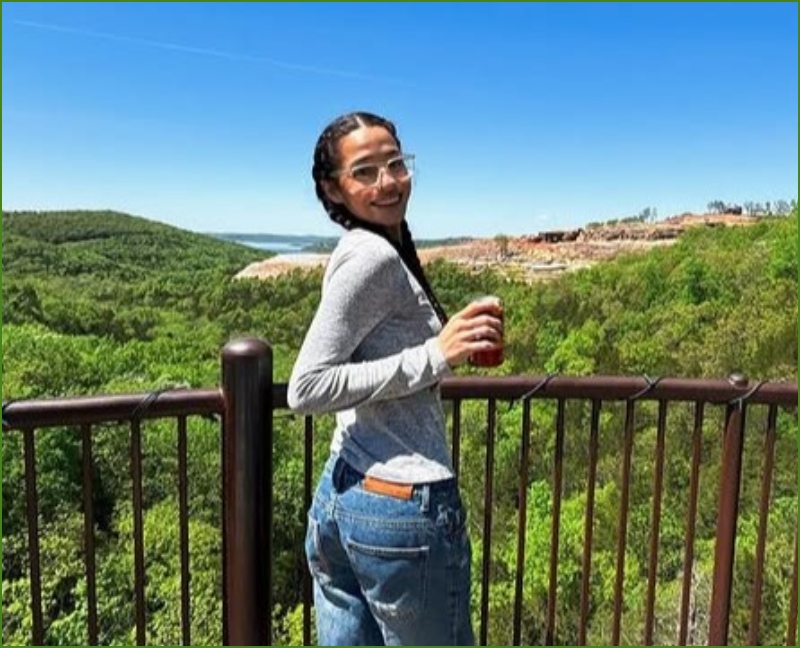 shinemycrown's tweet image. 23-Year-Old Woman Killed in Pit Bull Attack While Pet Sitting:’ Her Free Spirit Lifted Everyone Around Her’ shinemycrown.com/23-year-old-wo… #PitBullAttack #DogSafety #PetSitting #AnimalControl #TragicLoss