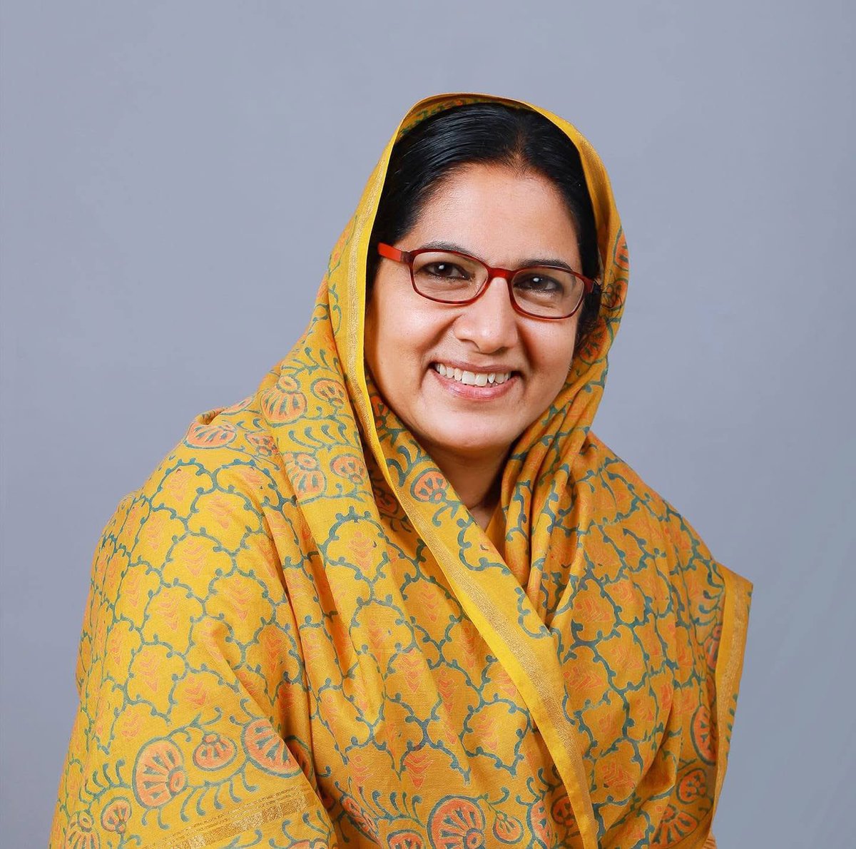 The demise of Comrade Kanathil Jameela, elected representative from Koyilandy, is deeply saddening. A spirited and cheerful leader of the people, she embodied our party’s proud legacy of building a strong women’s movement. Her committed interventions in various local bodies