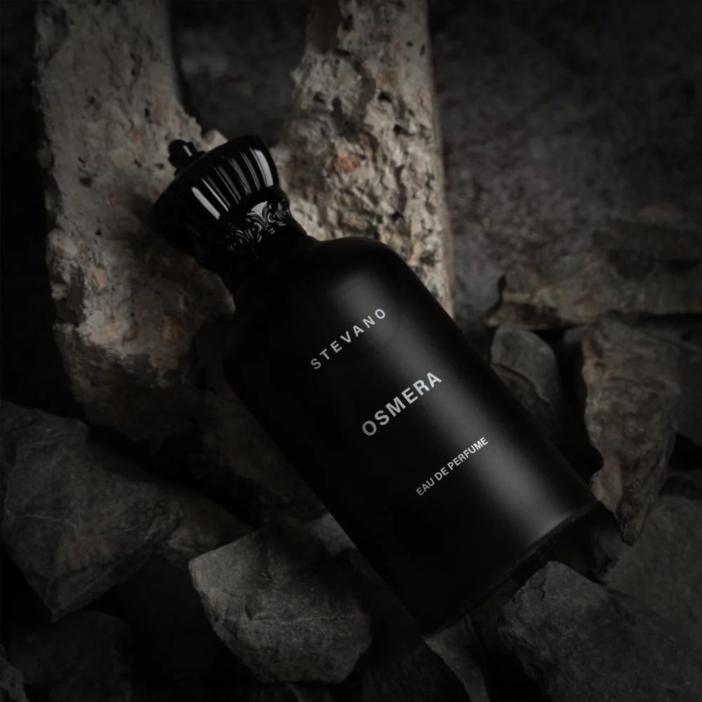 اذا بتهدين اخوك او ابوك او زوجك لاتتعدين هالعطر وبسسسس اهديته اخوي واعجبه مرررره فخخخخم🖤