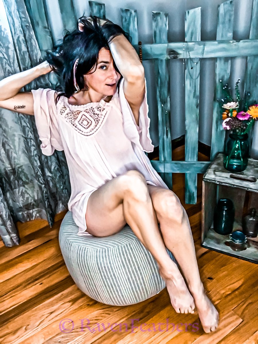 Sub to my VIP Onlyfanz for just $5 and get a super sexy squirt video from me too! 💦 Hurry, offer ends Monday night! Let's get to know one another better!