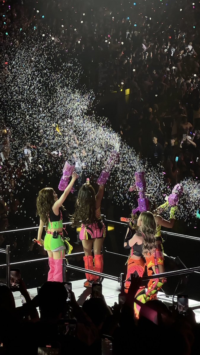 ahweeyan's tweet photo. Just Gwen, Maloi, Colet, Aiah enjoying the bubbles 🥹

#BINI #BINIfiedPHArena #BINIfiedYearEndParty #BINIfied https://t.co/0pr3yayBtz