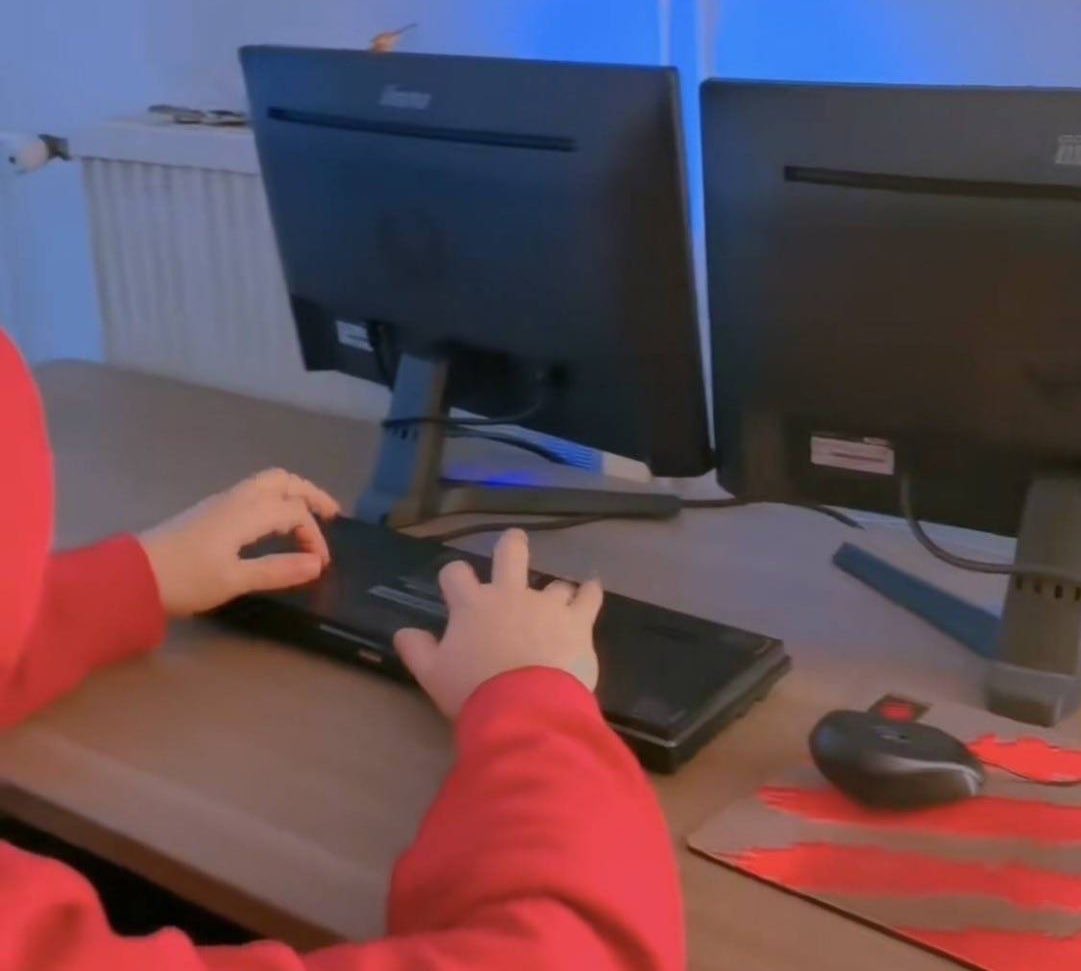 Janey_sid's tweet image. How a frontend dev feels when learning backend.