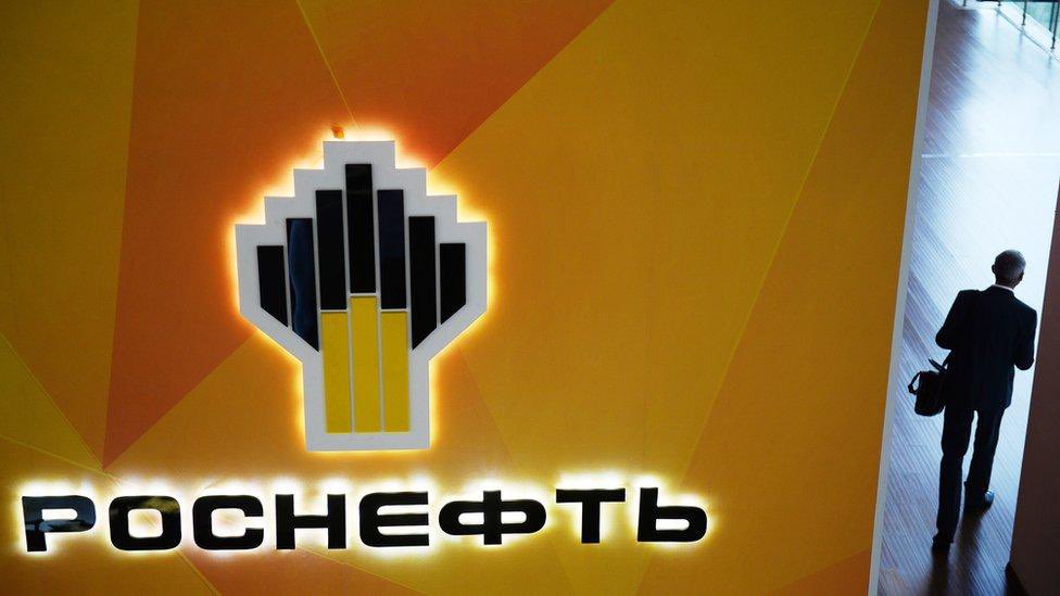 UkrReview's tweet image. 📉 Russia has begun selling off gold from state reserves due to worsening financial problems, — Foreign Intelligence Service of Ukraine.

National Welfare Fund is rapidly losing liquid assets: from $113.5 billion in 2022 to $51.6 billion in 2025.

In 2025, Russia may sell up to…