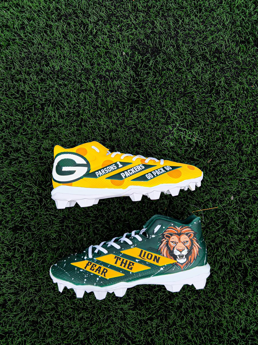 EliteFeetCustoms tweet media