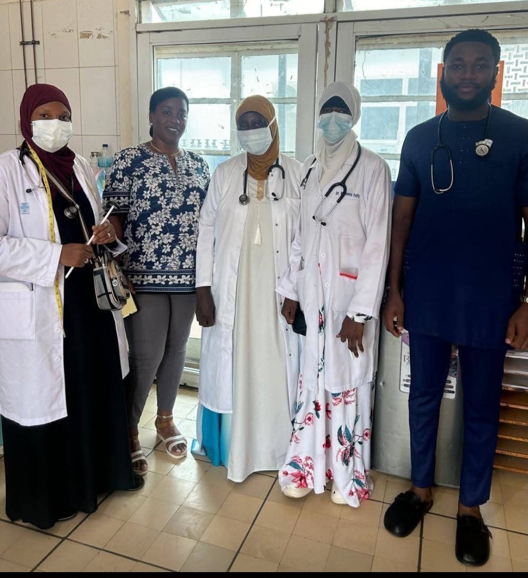 Profesionalismo , vocación y amor es lo que caracteriza la labor de la de los médicos cubanos en Gambia. 
"Felicidades Doctora por el día del Neurólogo".
<a href="/BmcGambiaBlog/">BMC GAMBIA</a> 
<a href="/CubaGambia/">CubaCooperaGambia</a> 
<a href="/Bmckanifing/">Kanifing</a>