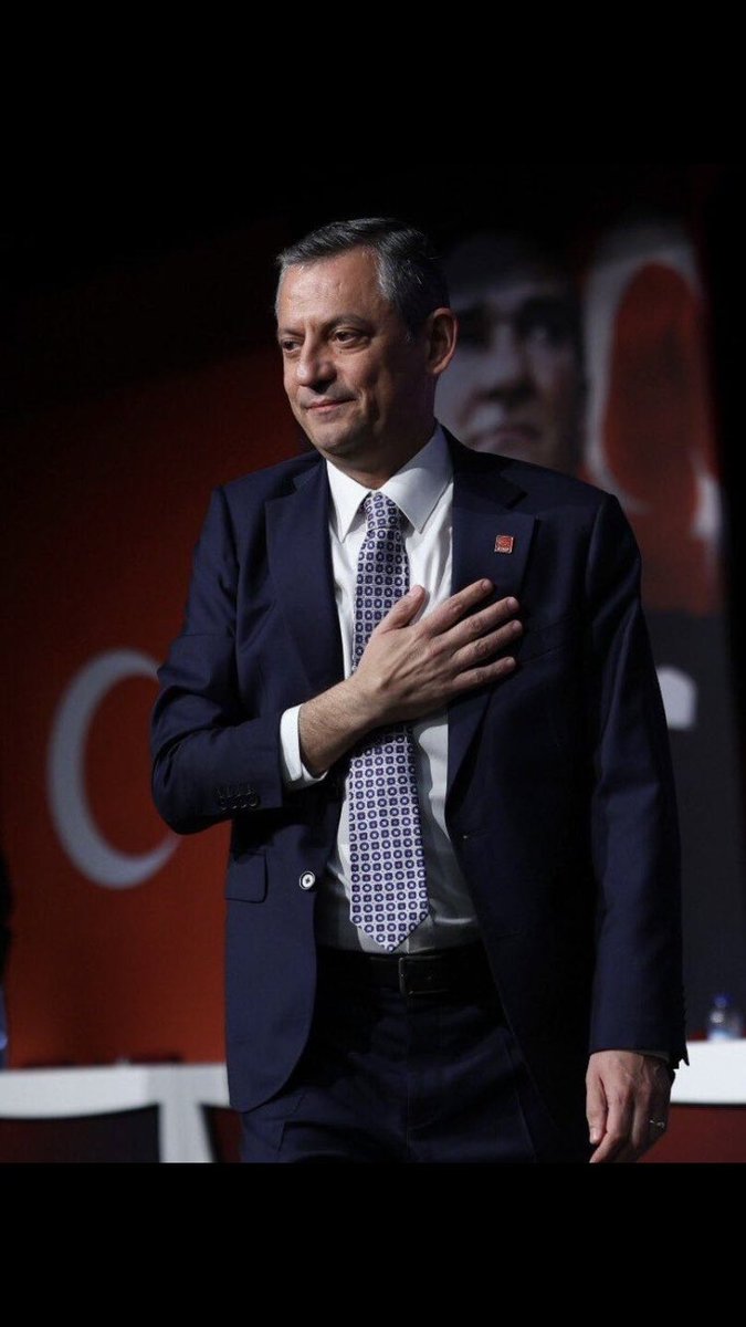 Ülkemin Aydınlık yarınları için mücadele eden Atatürk Devrimlerine yürekten bağlı partiye destek olan bedel ödeyen vatan sevdalılarına CHP 39 Kurultay hayırlı olsun
Yürekten tebrik ediyorum genel başkanım <a href="/eczozgurozel/">Özgür Özel</a> #CHPKurultayı