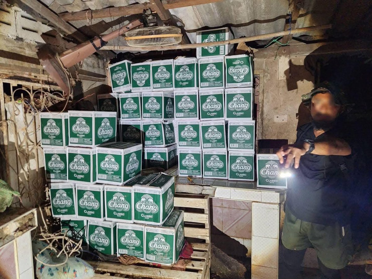 Catter65422769's tweet image. ตำรวจหาดใหญ่ เสี่ยงชีวิตเข้า
จับกุมแก๊งแมวน้ำ ลักเบียร์จากตู้รถไฟ ได้แล้วอย่างรวดเร็ว พร้อมของกลางจำนวนมาก

ขอชื่นชมตำรวจหาดใหญ่ที่ว่องไวเสมอ ถ้าผู้เสียหายเป็นร้านทอง หรือบริษัท

... ระดับชาติ