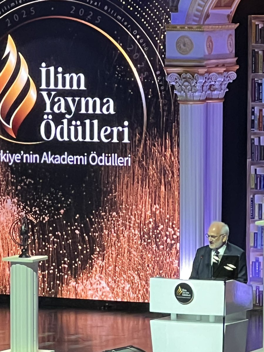 İlim Yayma 2025 Büyük Ödülü , antioksidanlara ilişkin geliştirdiği ölçüm yöntemiyle  Üniversitemiz <a href="/ybuankara/">Ankara Yıldırım Beyazıt Üniversitesi</a> Öğretim Üyesi  Prof. Dr. Özcan Erel’e verildi. Hocamızı tebrik eder, başarılar dilerim.
<a href="/ilimyaymavakfi/">İlim Yayma Vakfı</a> 
<a href="/ilimyay/">İlim Yayma Cemiyeti</a>